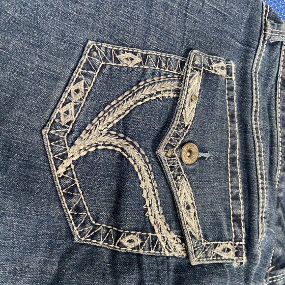 Ariya Jeans Denim Embroidery W16 Shorts - Picture 3 of 10